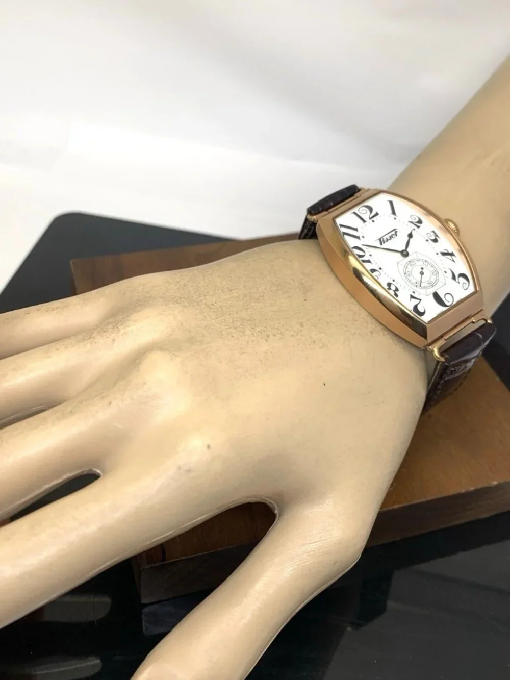 Tissot Heritage Watch T1285053601200 Swiss Hand Wind White Dial Brown Leather
